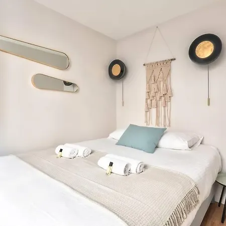 Cozy And Practical In The 10th Arrondissement Apartman