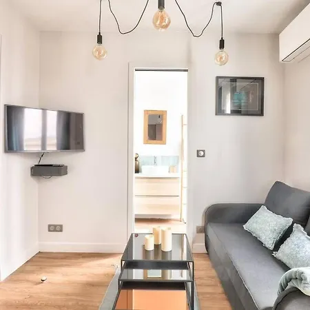 Cozy And Practical In The 10th Arrondissement Apartman