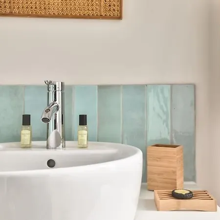 Cozy And Practical In The 10th Arrondissement