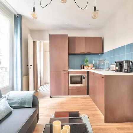 Cozy And Practical In The 10th Arrondissement Apartman