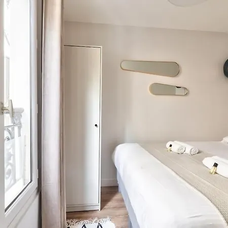 Apartment Cozy And Practical In Center Paris